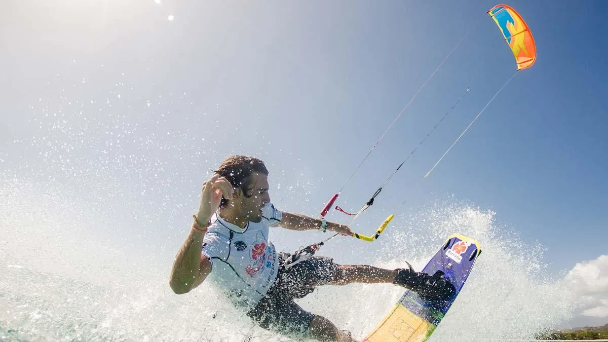 Kitesurfing