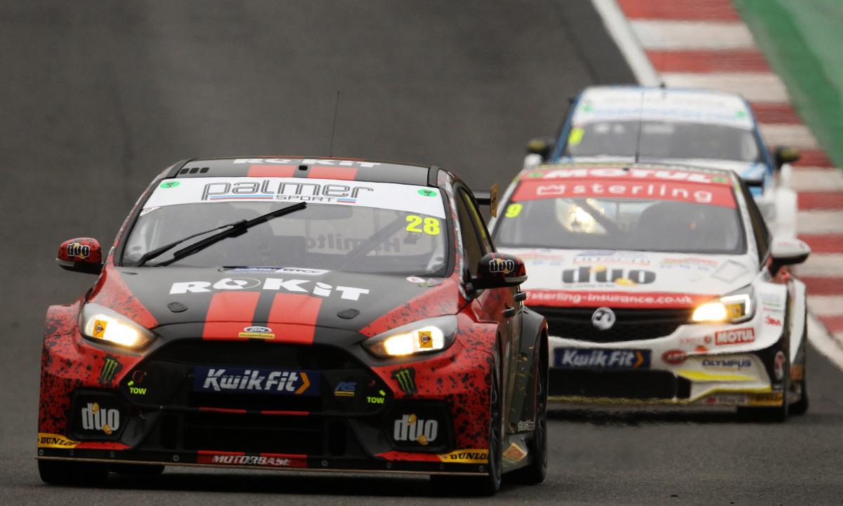 Touring Car Racing